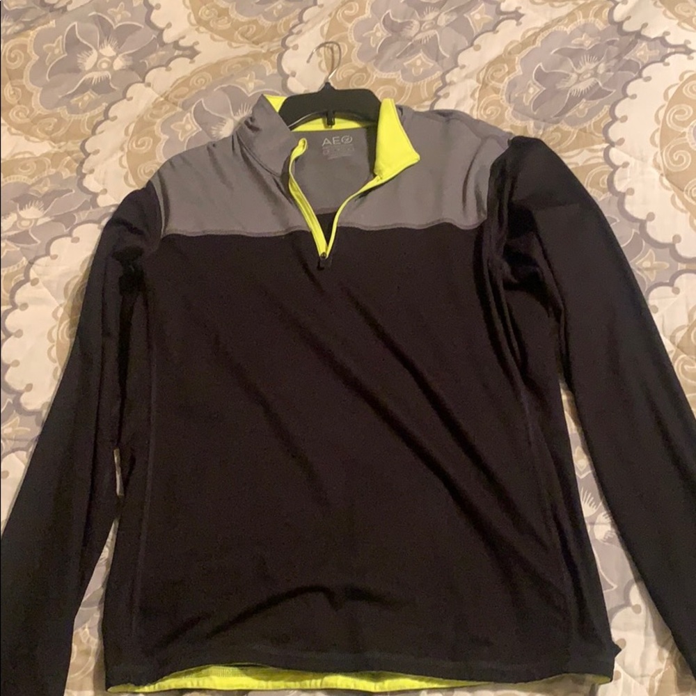 American eagle pullover fleece